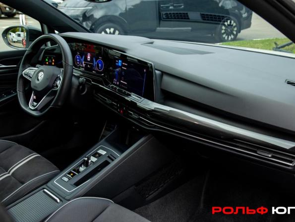 Volkswagen Golf VIII с пробегом 2022 года, цена 2 498 000 рублей, 60549 км, хэтчбек, Автокод Объявления