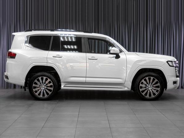 Toyota Land Cruiser 300 Series с пробегом 2023 года, цена 12 305 000 рублей, 72716 км, внедорожник, Автокод Объявления