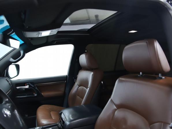 Toyota Land Cruiser 200 Series Рестайлинг 2 с пробегом 2015 года, цена 4 290 000 рублей, 246628 км, внедорожник, Автокод Объявления