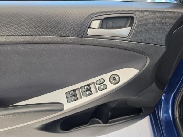 Hyundai Solaris I Рестайлинг с пробегом 2015 года, цена 1 099 000 рублей, 1 км, хэтчбек, Автокод Объявления