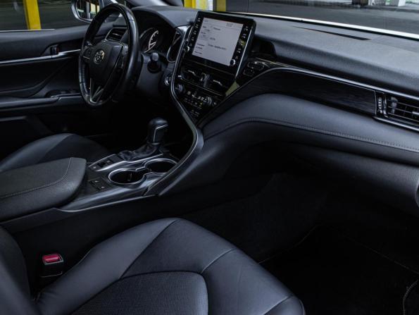 Toyota Camry VIII (XV70) Рестайлинг с пробегом 2021 года, цена 2 960 000 рублей, 56160 км, седан, Автокод Объявления