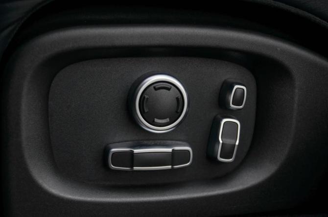 Land Rover Range Rover IV с пробегом 2017 года, цена 4 799 000 рублей, 137440 км, внедорожник, Автокод Объявления