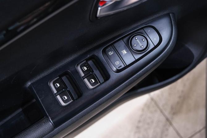 Kia Rio IV с пробегом 2019 года, цена 1 699 000 рублей, 63000 км, хэтчбек, Автокод Объявления