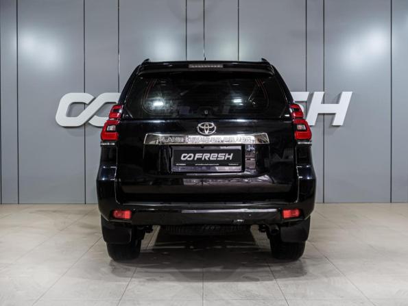 Toyota Land Cruiser Prado 150 Series Рестайлинг 2 с пробегом 2019 года, цена 4 399 000 рублей, 229601 км, внедорожник, Автокод Объявления