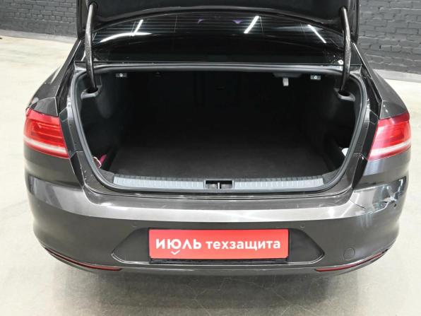 Volkswagen Passat B8 с пробегом 2015 года, цена 1 360 000 рублей, 240397 км, седан, Автокод Объявления