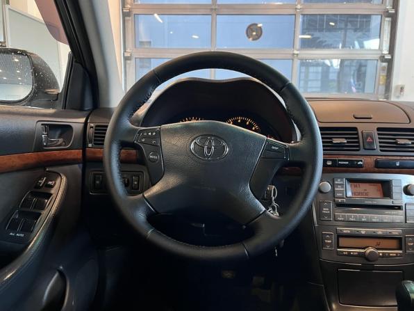 Toyota Avensis II Рестайлинг с пробегом 2008 года, цена 680 000 рублей, 392679 км, седан, Автокод Объявления