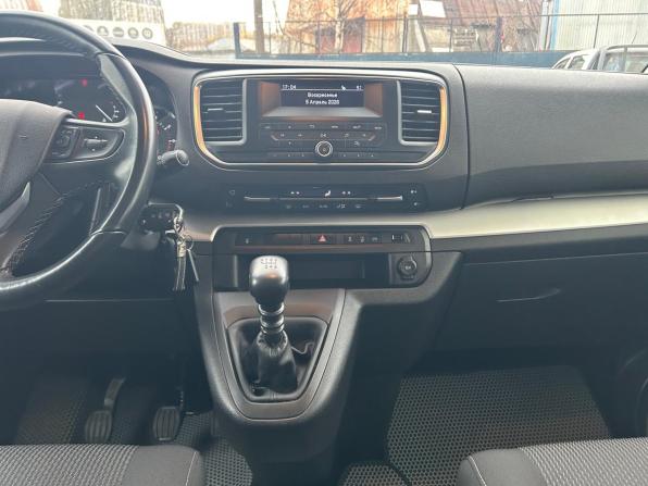 Peugeot Traveller I с пробегом 2021 года, цена 2 435 000 рублей, 162552 км, минивэн, Автокод Объявления