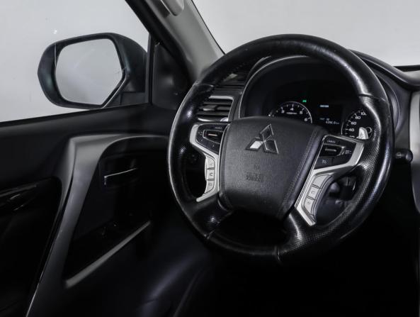 Mitsubishi Pajero Sport III с пробегом 2016 года, цена 2 690 000 рублей, 174000 км, внедорожник, Автокод Объявления