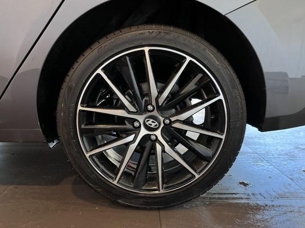 Hyundai Solaris II Рестайлинг с пробегом 2021 года, цена 1 370 000 рублей, 104000 км, седан, Автокод Объявления
