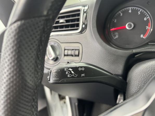 Volkswagen Polo V Рестайлинг с пробегом 2019 года, цена 999 000 рублей, 157094 км, седан, Автокод Объявления