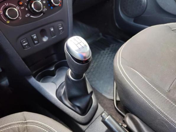 Renault Logan II с пробегом 2018 года, цена 699 600 рублей, 99700 км, седан, Автокод Объявления