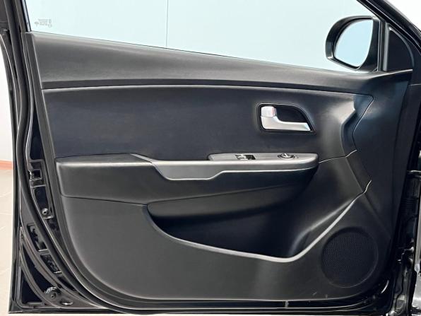 Kia Rio III Рестайлинг с пробегом 2017 года, цена 1 099 000 рублей, 128685 км, седан, Автокод Объявления