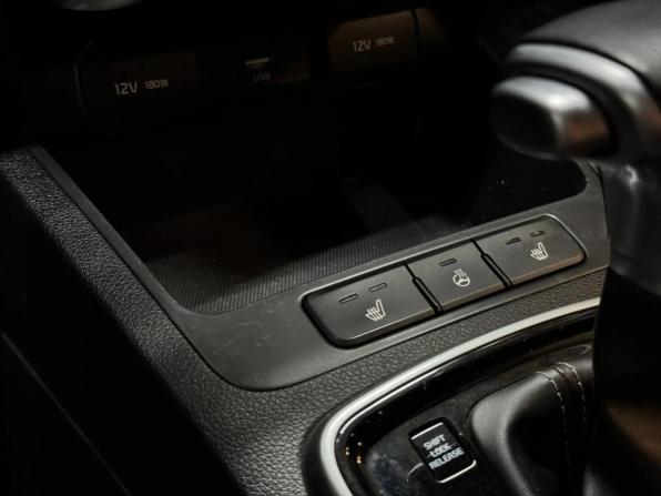 Kia Rio IV Рестайлинг с пробегом 2021 года, цена 1 687 000 рублей, 45308 км, хэтчбек, Автокод Объявления