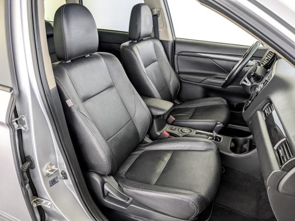 Mitsubishi Outlander III Рестайлинг 2 с пробегом 2016 года, цена 1 995 000 рублей, 128943 км, внедорожник, Автокод Объявления