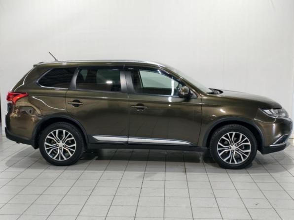 Mitsubishi Outlander III Рестайлинг 2 с пробегом 2016 года, цена 1 675 000 рублей, 197293 км, внедорожник, Автокод Объявления