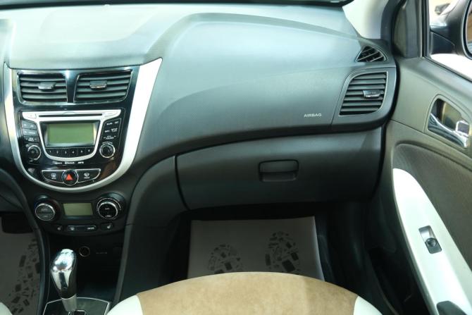 Hyundai Solaris I с пробегом 2011 года, цена 919 000 рублей, 206340 км, седан, Автокод Объявления