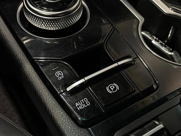Kia K5 III с пробегом 2021 года, цена 2 330 000 рублей, 97305 км, седан, Автокод Объявления