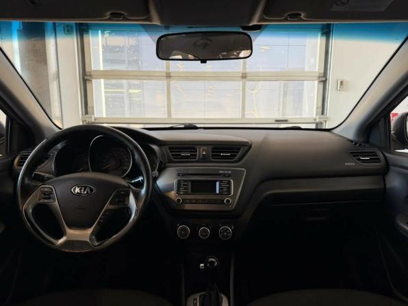 Kia Rio III Рестайлинг с пробегом 2015 года, цена 940 000 рублей, 169273 км, седан, Автокод Объявления