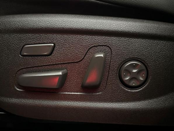 Hyundai Santa Fe IV Рестайлинг с пробегом 2022 года, цена 3 300 000 рублей, 106826 км, внедорожник, Автокод Объявления