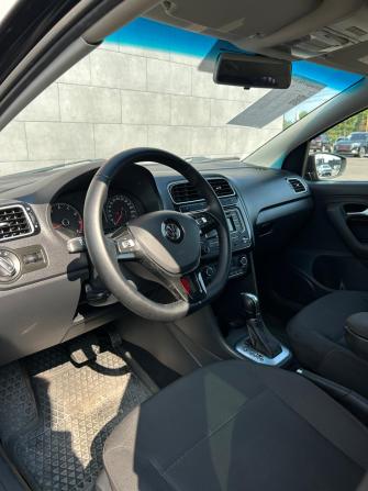 Volkswagen Polo V Рестайлинг с пробегом 2017 года, цена 1 185 000 рублей, 135080 км, седан, Автокод Объявления