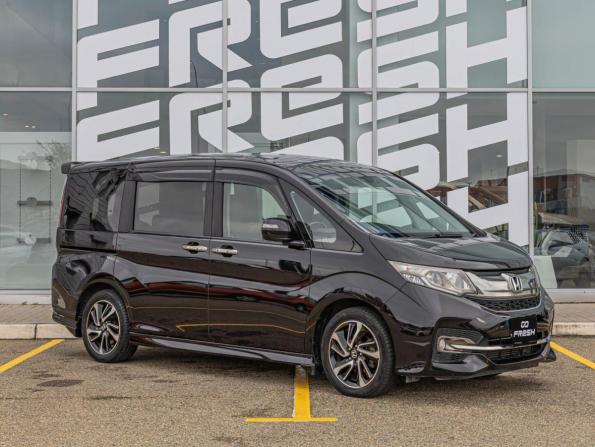 Honda Stepwgn V с пробегом 2016 года, цена 2 169 000 рублей, 90100 км, минивэн, Автокод Объявления