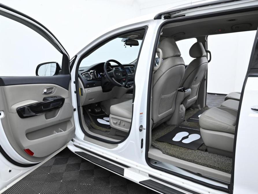 Kia Carnival III Москва  - изображение 11