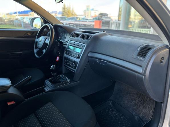Skoda Octavia II (A5) Рестайлинг с пробегом 2011 года, цена 530 000 рублей, 270000 км, лифтбек, Автокод Объявления