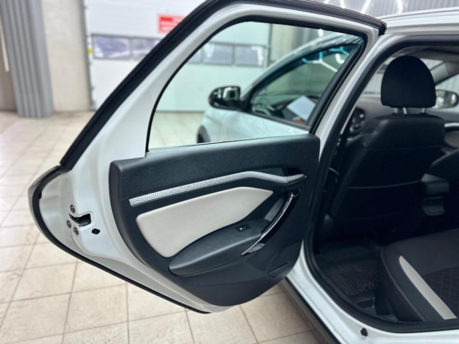 Lada (ВАЗ) Vesta I Альметьевск  - изображение 20