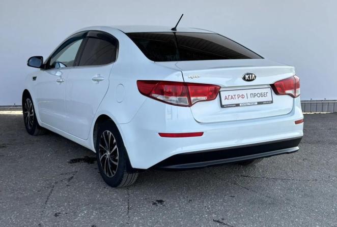 Kia Rio III Рестайлинг с пробегом 2015 года, цена 998 000 рублей, 142928 км, седан, Автокод Объявления
