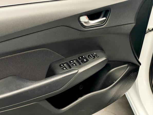Hyundai Solaris II Рестайлинг с пробегом 2022 года, цена 1 573 000 рублей, 68001 км, седан, Автокод Объявления