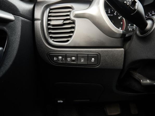 Kia Rio IV Рестайлинг с пробегом 2021 года, цена 1 740 000 рублей, 86842 км, седан, Автокод Объявления