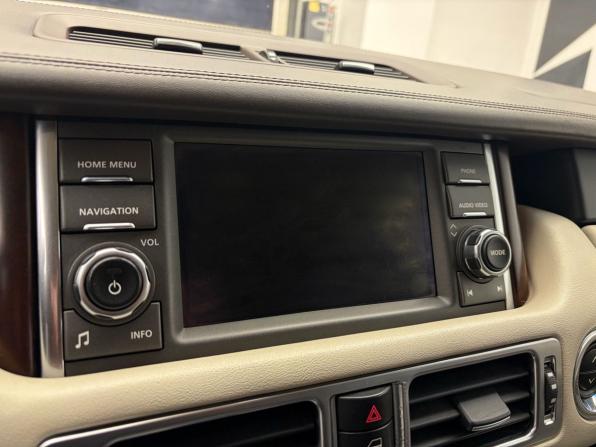 Land Rover Range Rover III Рестайлинг 2 с пробегом 2012 года, цена 2 129 000 рублей, 180387 км, внедорожник, Автокод Объявления