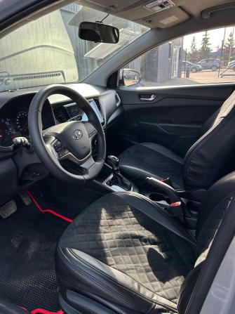 Hyundai Solaris II Рестайлинг с пробегом 2022 года, цена 1 730 000 рублей, 61590 км, седан, Автокод Объявления