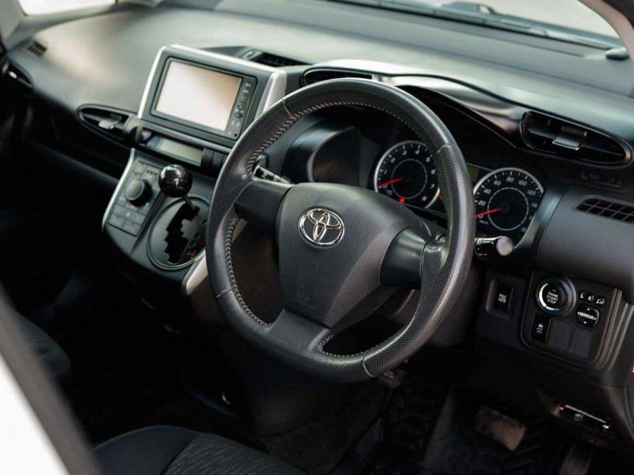 Toyota Wish II Рестайлинг Новосибирск  - изображение 11