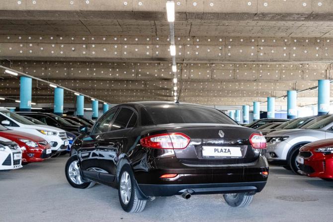Renault Fluence I Рестайлинг с пробегом 2014 года, цена 719 000 рублей, 213142 км, седан, Автокод Объявления