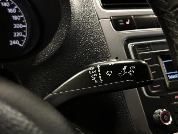 Volkswagen Polo V Рестайлинг с пробегом 2019 года, цена 1 130 000 рублей, 143736 км, седан, Автокод Объявления