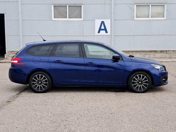Peugeot 308 II Рестайлинг с пробегом 2019 года, цена 1 005 000 рублей, 236679 км, универсал, Автокод Объявления