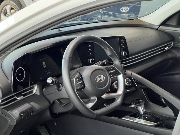 Hyundai Elantra VII (CN7) Рестайлинг с пробегом 2023 года, цена 2 050 000 рублей, 30000 км, седан, Автокод Объявления