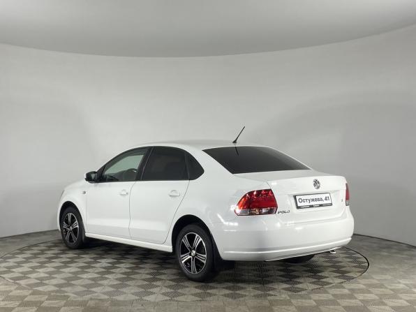 Volkswagen Polo V с пробегом 2015 года, цена 899 000 рублей, 108000 км, седан, Автокод Объявления