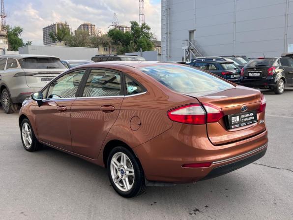 Ford Fiesta Mk6 Рестайлинг с пробегом 2015 года, цена 750 000 рублей, 145000 км, седан, Автокод Объявления