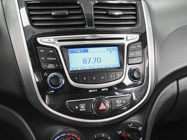 Hyundai Solaris I с пробегом 2013 года, цена 999 000 рублей, 188213 км, хэтчбек, Автокод Объявления