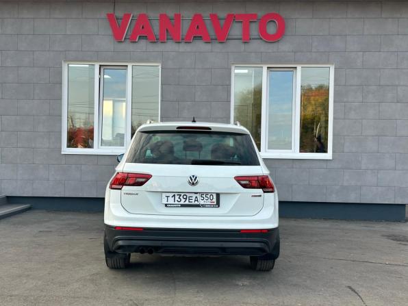 Volkswagen Tiguan II с пробегом 2018 года, цена 2 870 000 рублей, 98403 км, внедорожник, Автокод Объявления