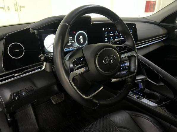 Hyundai Elantra VII (CN7) с пробегом 2021 года, цена 2 155 000 рублей, 46036 км, седан, Автокод Объявления