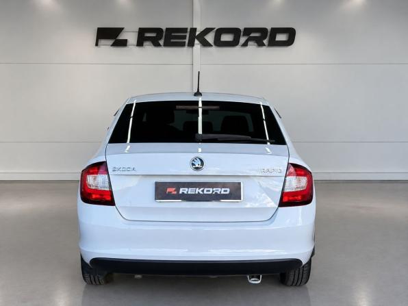 Skoda Rapid I Рестайлинг с пробегом 2019 года, цена 1 399 000 рублей, 142000 км, лифтбек, Автокод Объявления