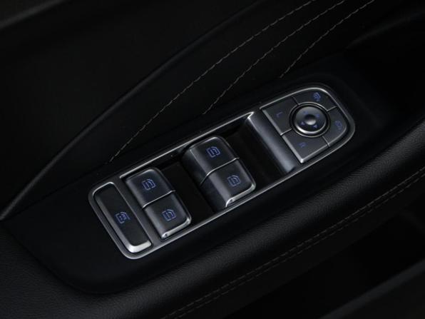 Hongqi H5 II с пробегом 2023 года, цена 2 449 999 рублей, 103755 км, седан, Автокод Объявления