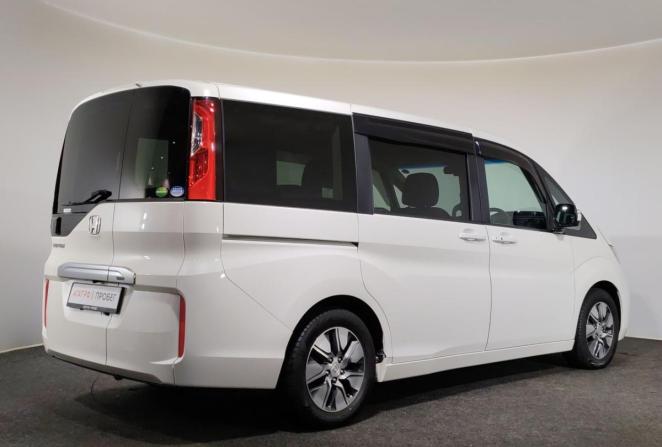 Honda Stepwgn V Рестайлинг с пробегом 2020 года, цена 2 450 000 рублей, 89279 км, минивэн, Автокод Объявления