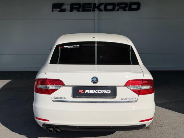 Skoda Superb II Рестайлинг с пробегом 2014 года, цена 1 549 000 рублей, 130000 км, лифтбек, Автокод Объявления