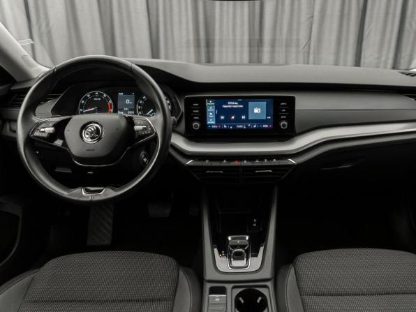 Skoda Octavia IV (A8) с пробегом 2021 года, цена 2 390 000 рублей, 63746 км, лифтбек, Автокод Объявления