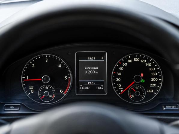 Volkswagen Multivan T5 Рестайлинг с пробегом 2011 года, цена 1 920 000 рублей, 233156 км, минивэн, Автокод Объявления
