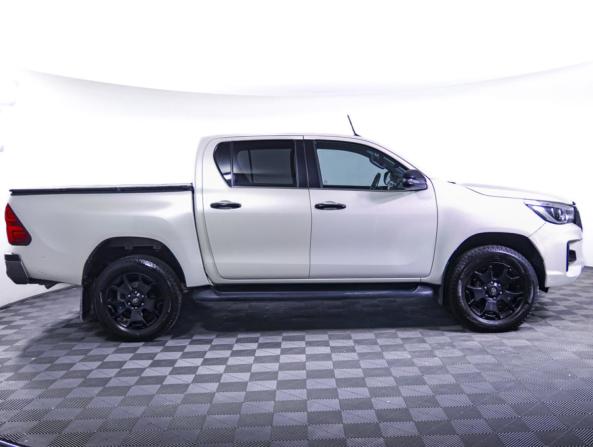 Toyota Hilux VIII с пробегом 2020 года, цена 4 290 000 рублей, 73056 км, offers.body_type.unknown, Автокод Объявления